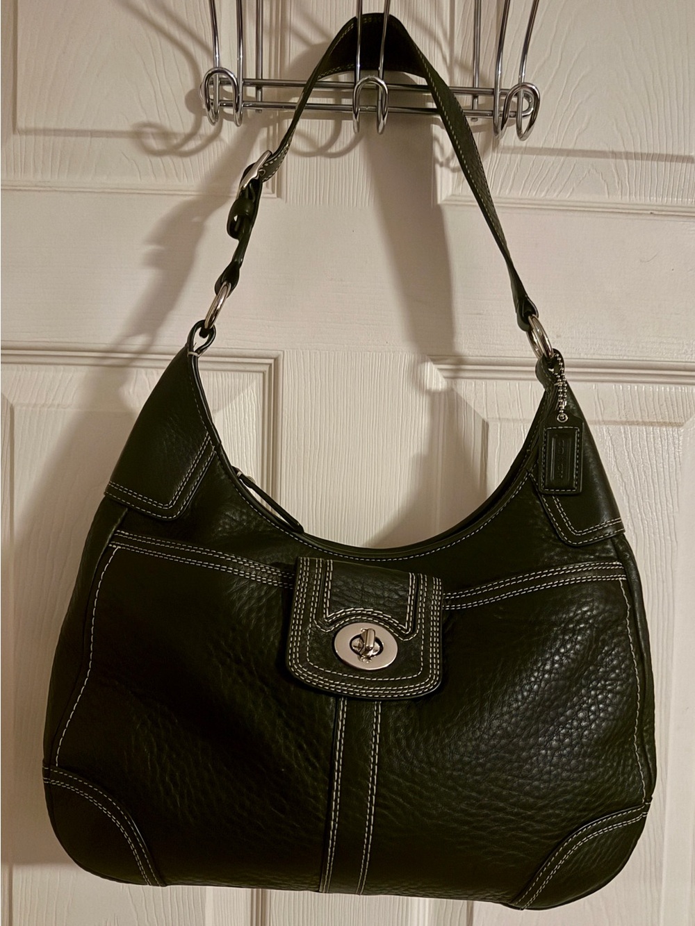 Vintage Coach Black Pebbled Leather Turnlock Hobo Bag F13956 COA